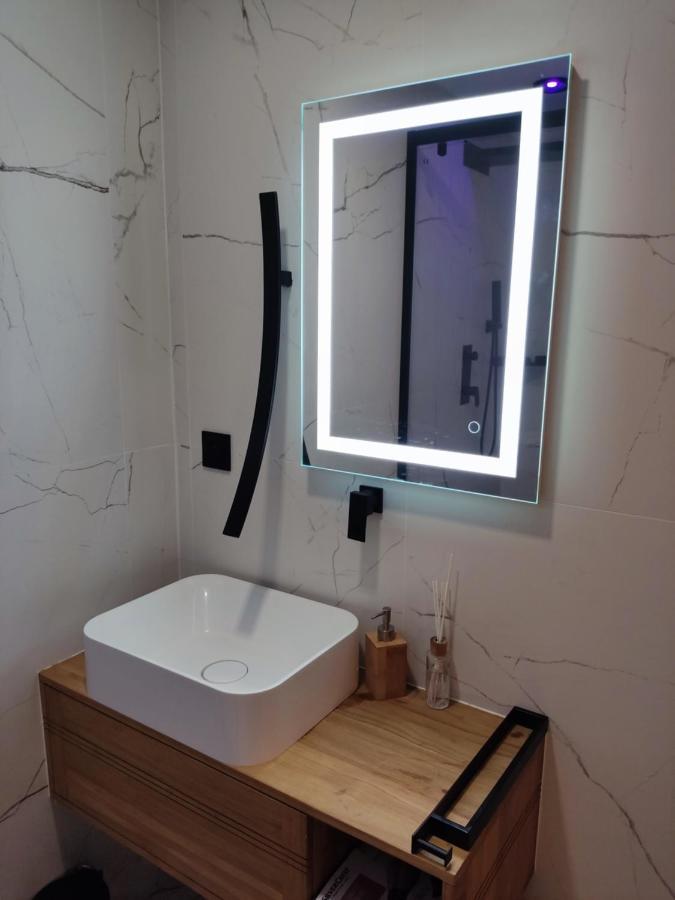 Superbe Appartement Avec Jacuzzi Avec Jardin Prive Lyon Luaran gambar